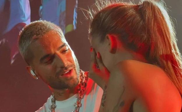 El emotivo gesto de Maluma con una fan en su concierto de Murcia: «El amor es amor y no tiene género»