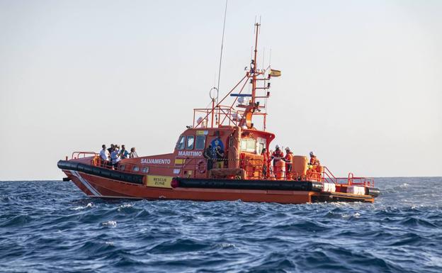 Interceptan dos pateras con 20 personas a bordo en Águilas y Cartagena