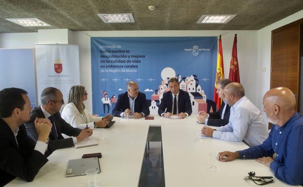 La Comunidad instalará este año trece cajeros automáticos en zonas despobladas de la Región de Murcia