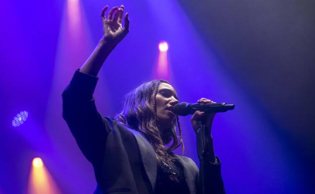 India Martínez deja un pedazo de alma en la Catedral del Cante