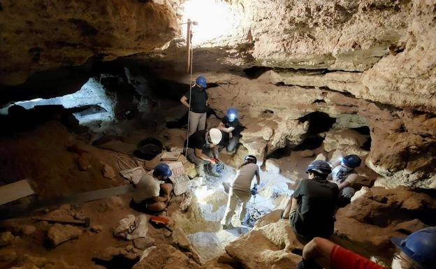 Hallan herramientas y cerámicas del Neolítico en un yacimiento de Ciudad Real