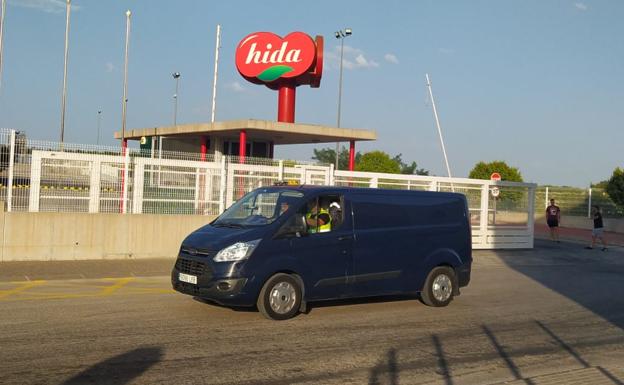 Una trabajadora de 25 años fallece al caerle encima una carga en el polígono industrial de Mula