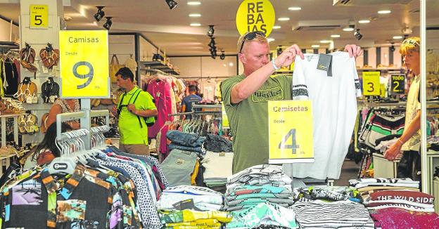 El comercio de Cartagena remonta las ventas con las segundas rebajas tras un año irregular