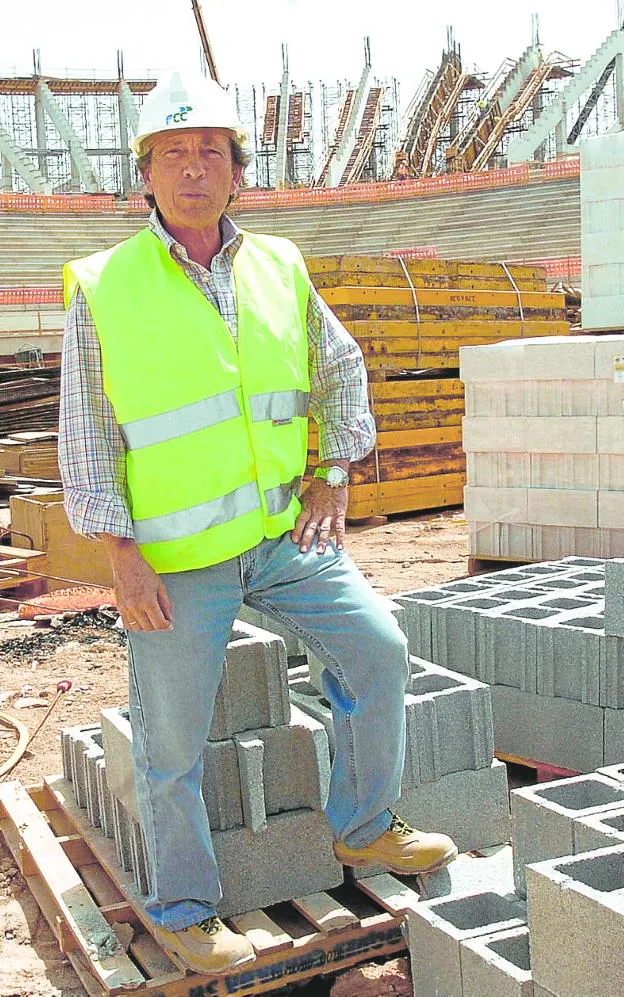 Jaime López-Amor, in the construction works of the Nueva Condomina, on April 25, 2006. 