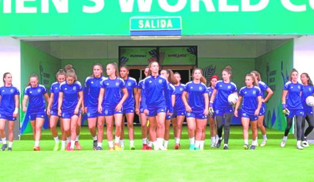 Silvia Lloris: «Va a ser muy duro, pero vamos a luchar por llegar a esa final que tanto deseamos»