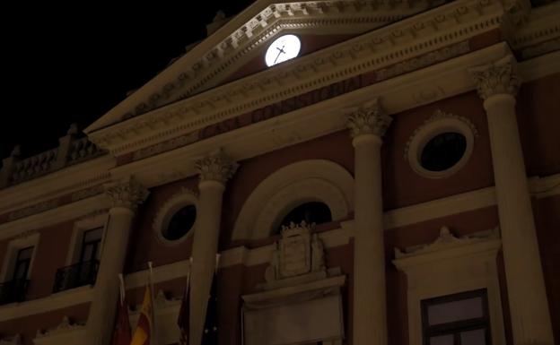 Locales fríos y menos luces en el primer día de aplicación de la ley de ahorro energético en Murcia