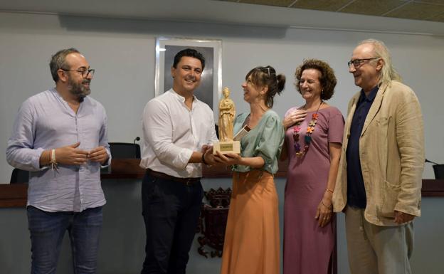 Els Joglars recibe el reconocimiento a seis décadas sobre las tablas