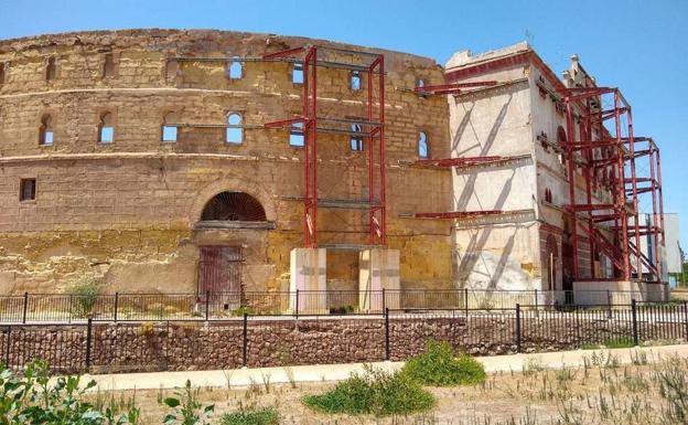 MC critica el retraso en el Anfiteatro de Cartagena y la compra de un andamio