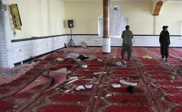 Una treintena de víctimas en un ataque contra una mezquita de Kabul