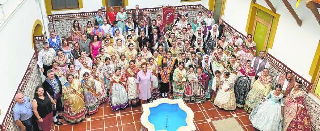 Mil kilos de uva dan el primer mosto de Monastrell en la Fiesta de la Vendimia de Jumilla