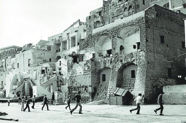 Elsa Morante y el vértice de una espalda desnuda