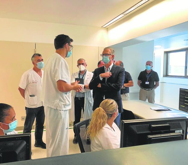 El hospital Los Arcos del Mar Menor refuerza la unidad de tratamiento respiratorio