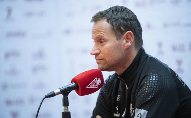 Mario Simón: «El Calahorra tiene jugadores muy versátiles»