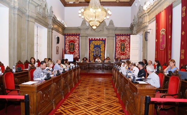 Apoyo al cambio de nombre de la calle Millán Astray de Santa Ana, con la oposición de PP y Vox