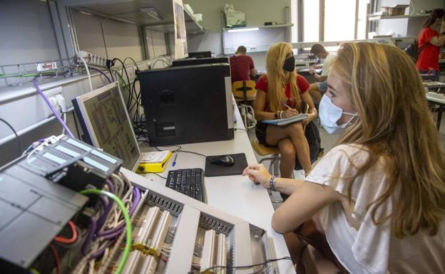 Cuándo se puede seguir cobrando el subsidio por desempleo si te conceden una beca de prácticas