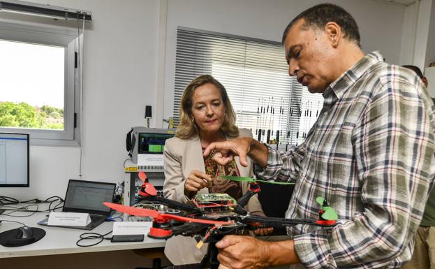 Calviño conoce los proyectos de investigación en ciberseguridad y 5G y 6G de la Universidad de Murcia