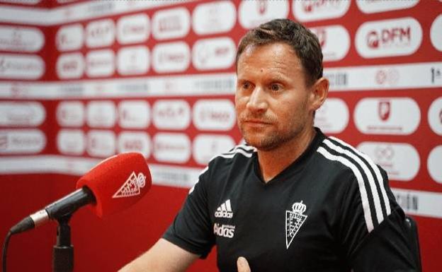 Mario Simón: «Tenemos plantilla para competir con cualquiera»