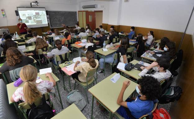 Cómo pedir la ayuda al estudio en la Región de Murcia para los libros de texto