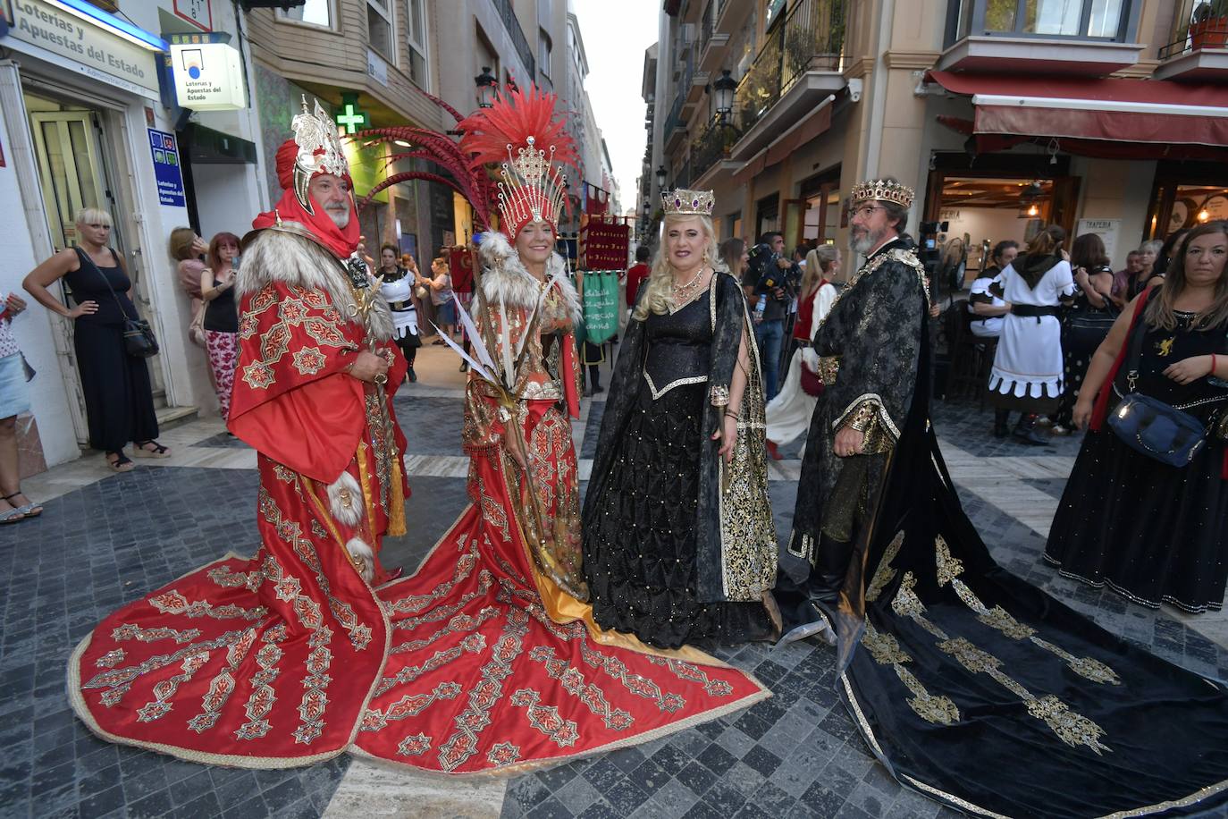 Las imágenes de la ansiada vuelta de Moros y Cristianos de Murcia