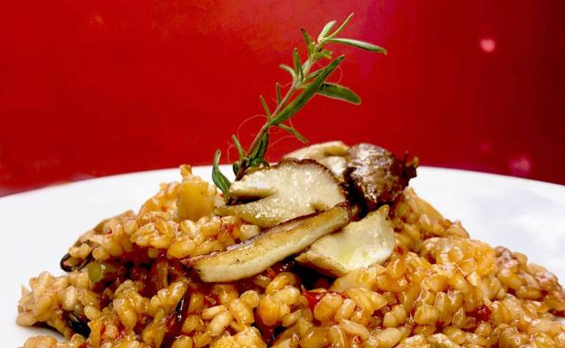 Arroz con champiñones y verduras al romero