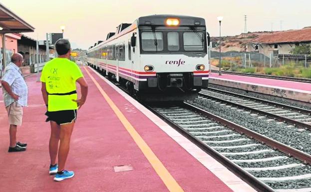 Así agoniza nuestra línea de trenes con Madrid