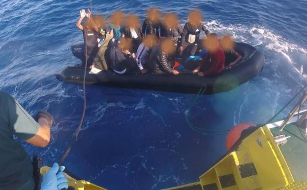 AUGC denuncia la falta de efectivos en la oleada de pateras de este fin de semana