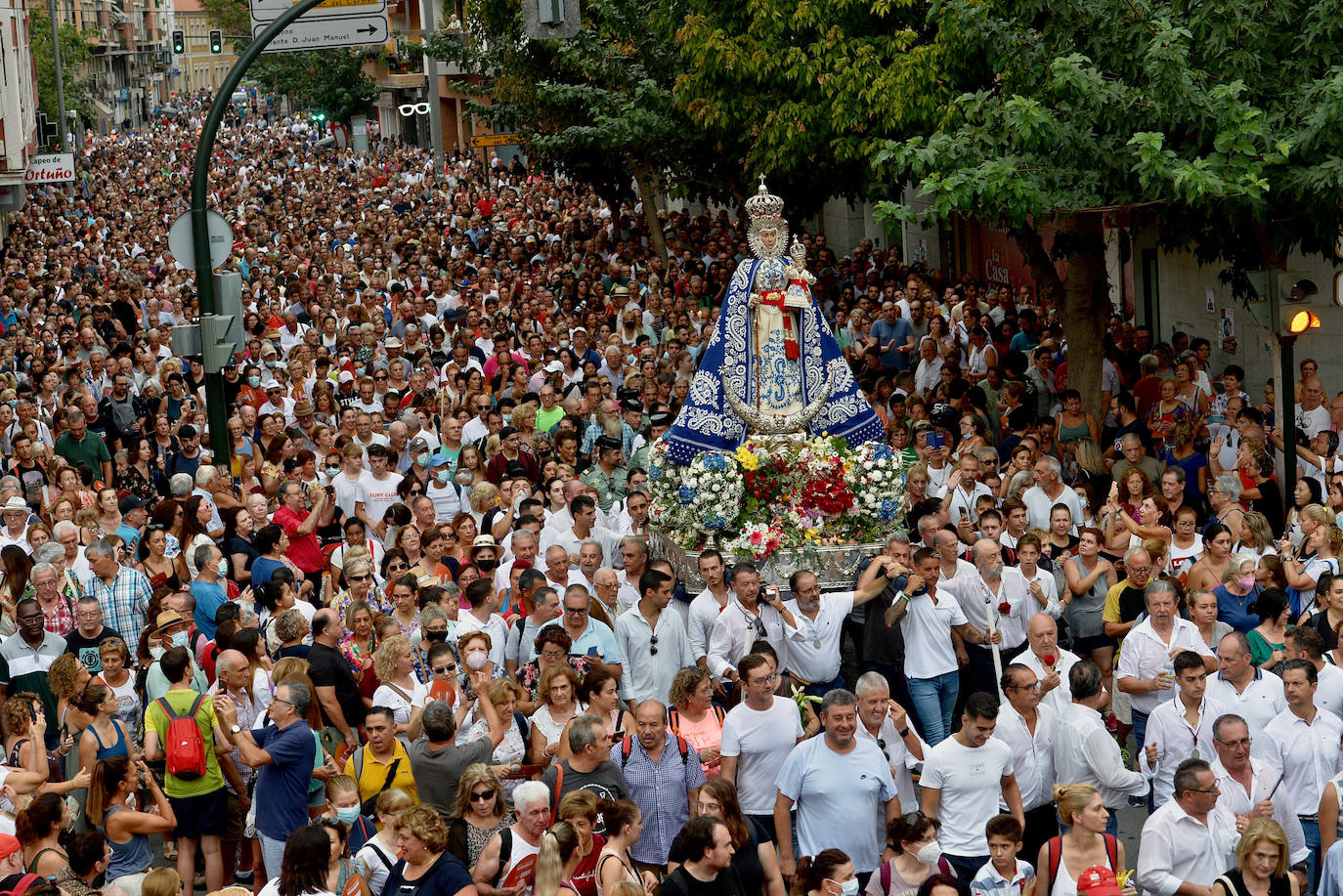 La Romería de la Virgen de la Fuensanta de vuelta a su santuario, en imágenes