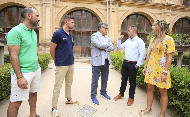 La UCAM envía a docentes a Uganda para equipar una clínica, formar a su personal y atender a pacientes