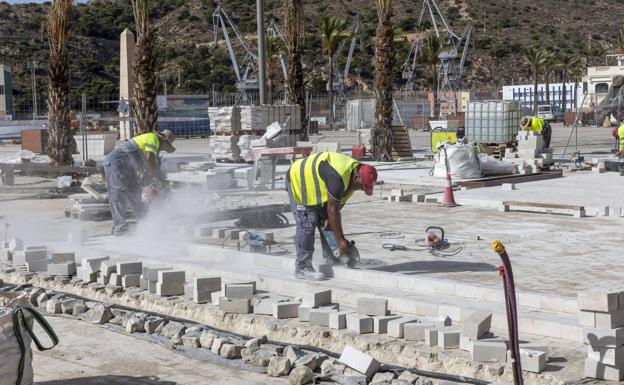 El Puerto de Cartagena mantendrá cortado al tráfico el vial del Muelle hasta después de las fiestas