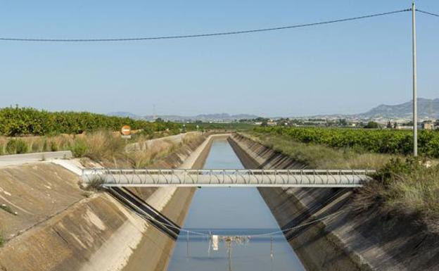 La Comunidad condena que el Gobierno de España «cierre el grifo» al «desarrollo» de la Región de Murcia