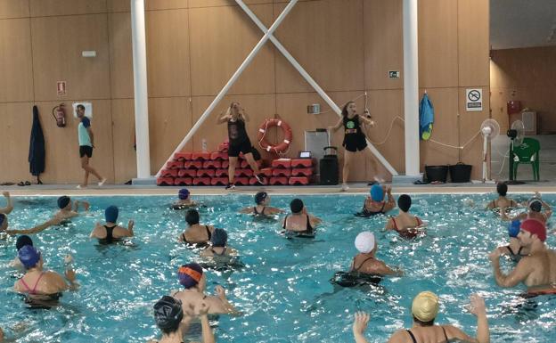 Las actividades acuáticas inician su periplo por los Juegos del Guadalentín con una sesión de aquazumba