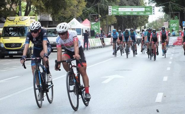 El I Criterium de Ciclismo acoge a 131 participantes y 121 menores compiten en el Trofeo Interescuelas