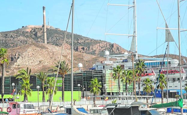 Los 800 socios deciden este domingo si el Club de Regatas desaparece