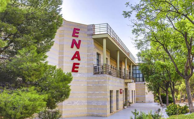 Ampliado el plazo de solicitud de las becas de máster para titulados en situación de desempleo inscritos en el SEF