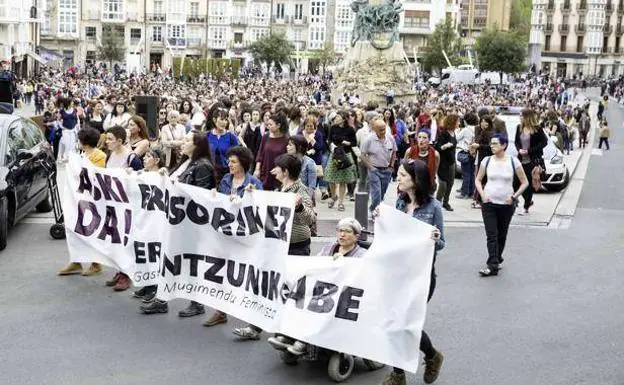 Demonstration in Vitoria against a sexist aggression. 