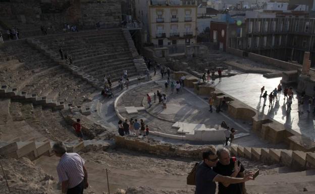 El Teatro Romano de Cartagena se suma a las fiestas con una jornada de apertura gratuita este viernes