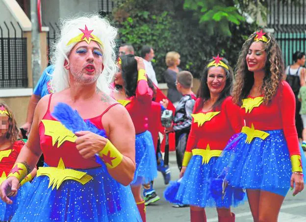 Los superhéroes toman Cabezo de Torres en el Medio Año Carnavalero