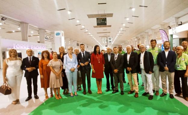 Viaje al pasado en Ifepa a través de piezas con historia y vehículos antiguos