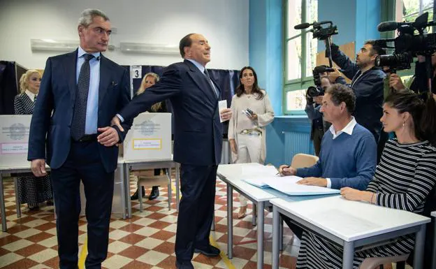 Berlusconi, in his electoral college 