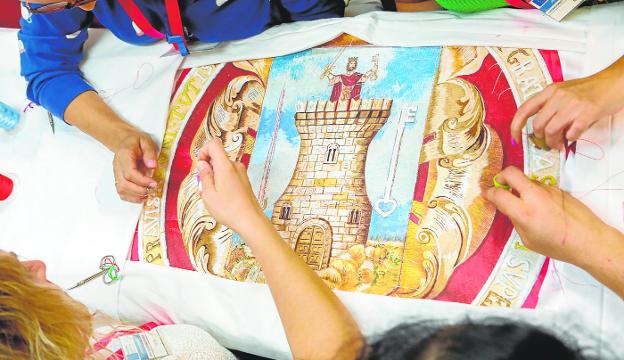 El bordado lorquino reiniciará el camino para conseguir el reconocimiento de la Unesco