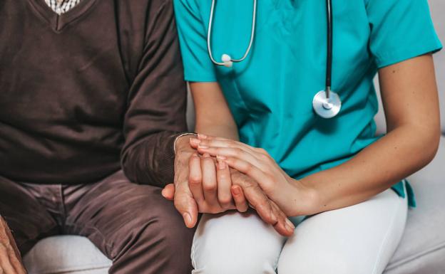 Cómo hablar a una persona con alzhéimer: estrategias y consejos para una comunicación eficaz