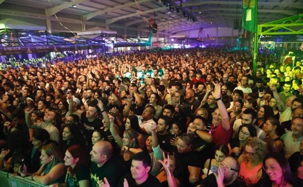 La Policía Local de Lorca prohibió el acceso a la carpa joven de la feria a más de 150 personas