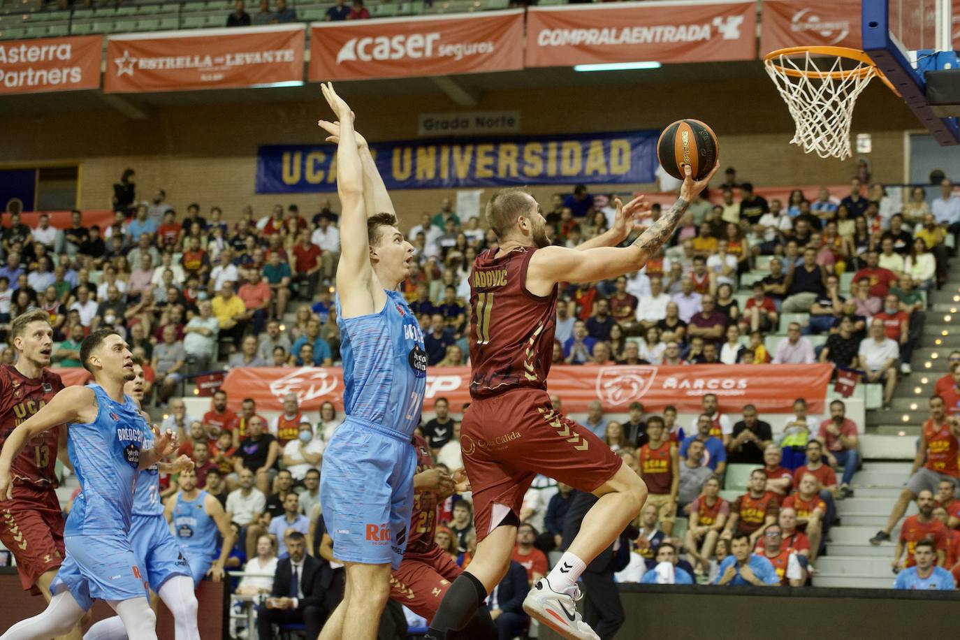 Tropiezo en el debut del UCAM ante el Breogán