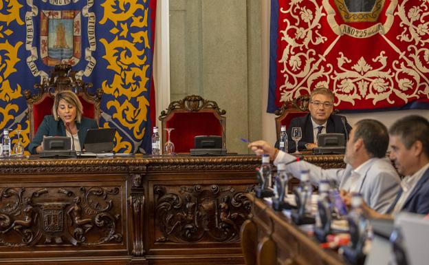 López carga contra el PP de Cartagena, que le censura por su riña en la romería