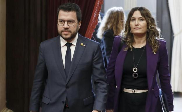 The President of the Generalitat, Pere Aragonès, accompanied by the Minister of the Presidency, Laura Vilagrà.