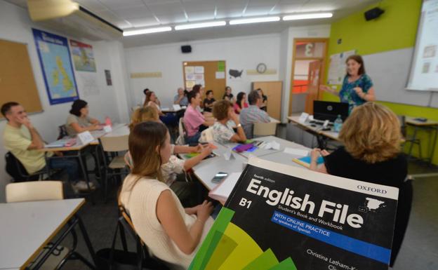 Desciende el número de alumnos de la Región de Murcia que logran obtener el título de B1