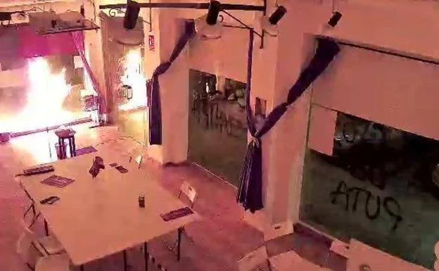 Image of the attack with explosive material at the headquarters of Podemos in Cartagena.