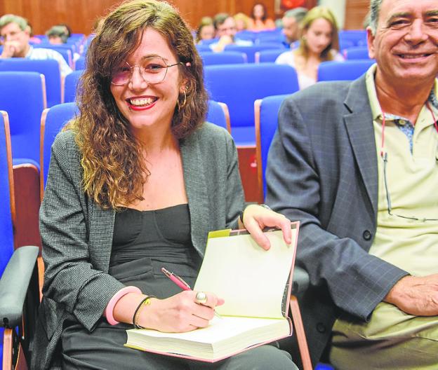Ilu Ros recibe su premio por 'Federico'
