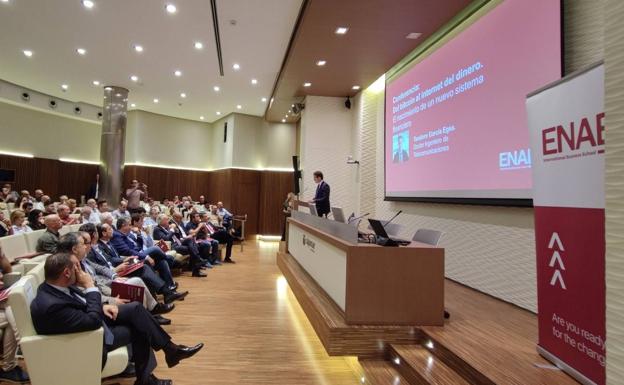 ENAE reúne a más de 150 personas para hablar de bitcoin y blockchain