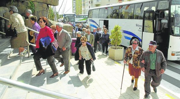 La Comunidad destinará casi un millón de euros a salvar la temporada del Imserso